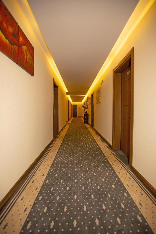Macka Jolnar Garden Hotel מראה חיצוני תמונה