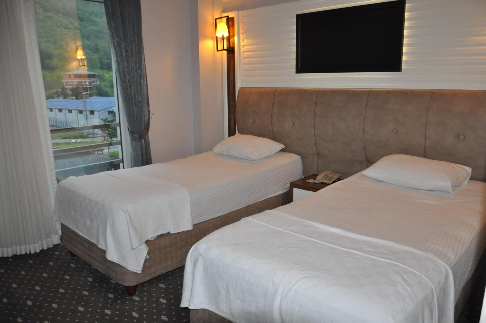 Macka Jolnar Garden Hotel מראה חיצוני תמונה