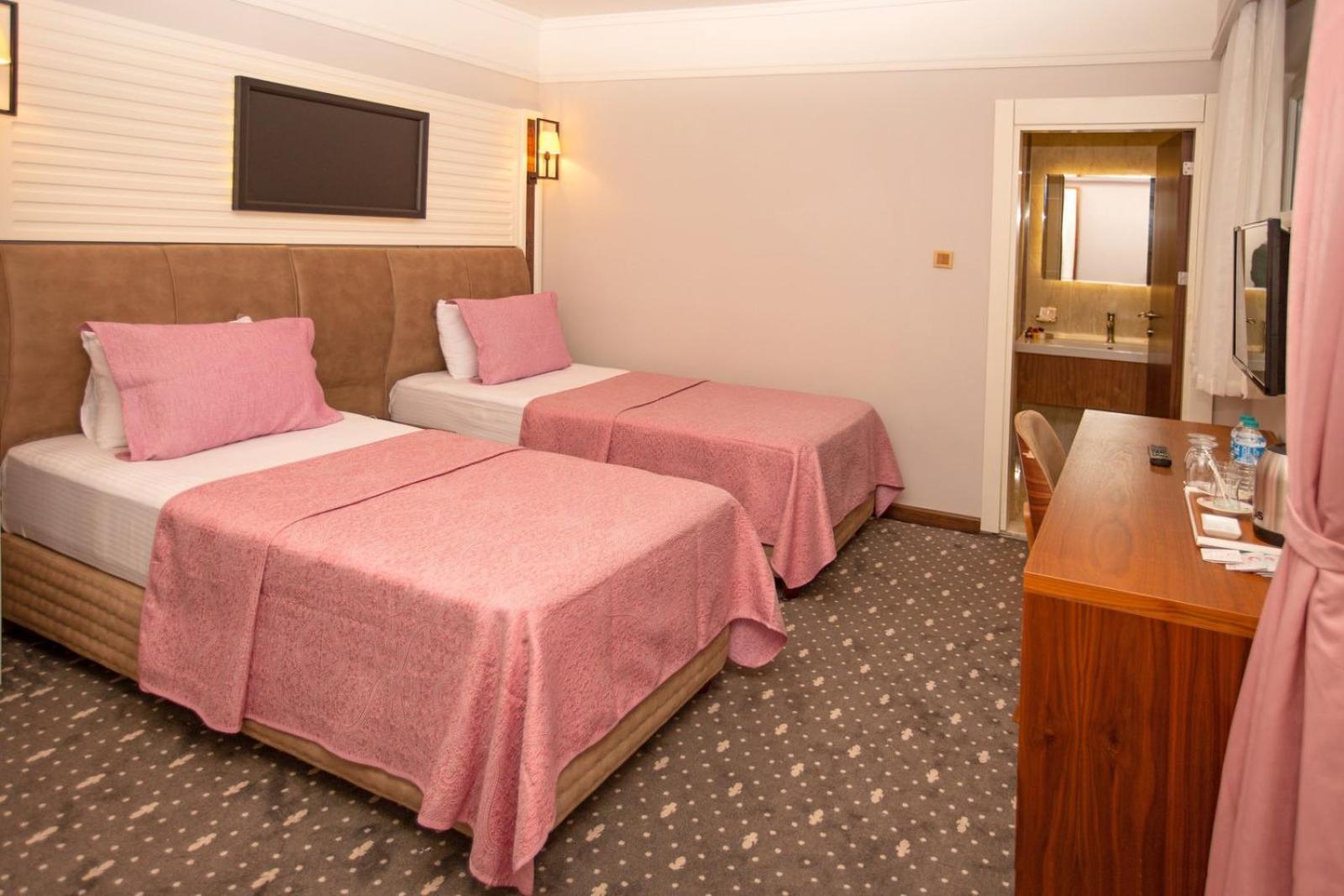 Macka Jolnar Garden Hotel מראה חיצוני תמונה